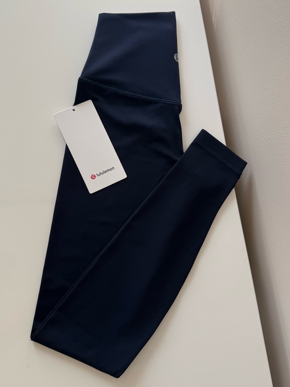Lululemon size 4 align HR 28” true navy NWT